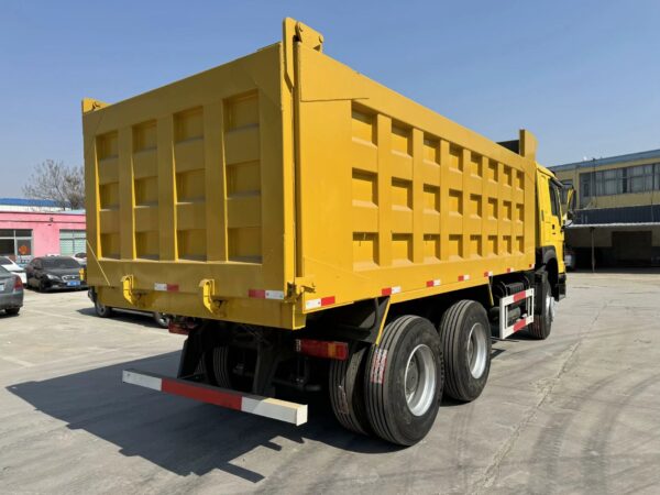 HOWO 6x4 DUMP TRUCK - Image 4