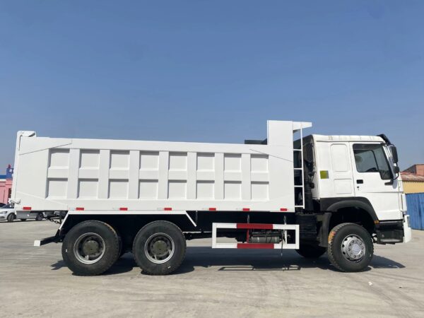 HOWO 6x4 RHD DUMP TRUCK - Image 6